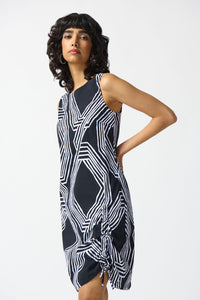 Blk/wht geometric print dress with ruched side hem - 242114