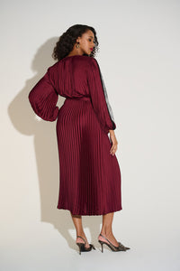 Full sleeve pleated dress with lace sleeve insets - 253775