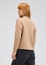 neru collar sweater-ZP7524U-cam