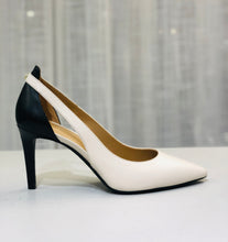 2 tone leather pump with cut out detailing